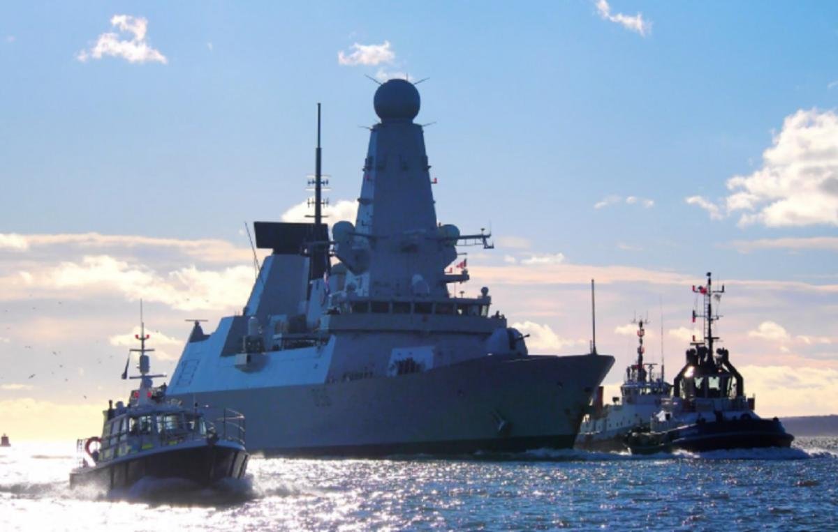 Вторжение британского эсминца обернулось внезапным финалом с тремя подлодками