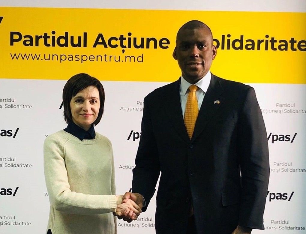 Молдова возвращается в сферу влияния США: Первые итоги выборов