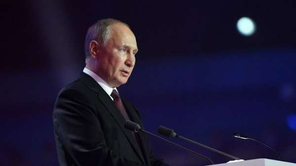 "Президент, верни Киев на Русь!": Пользователи соцсетей ответили на статью Путина