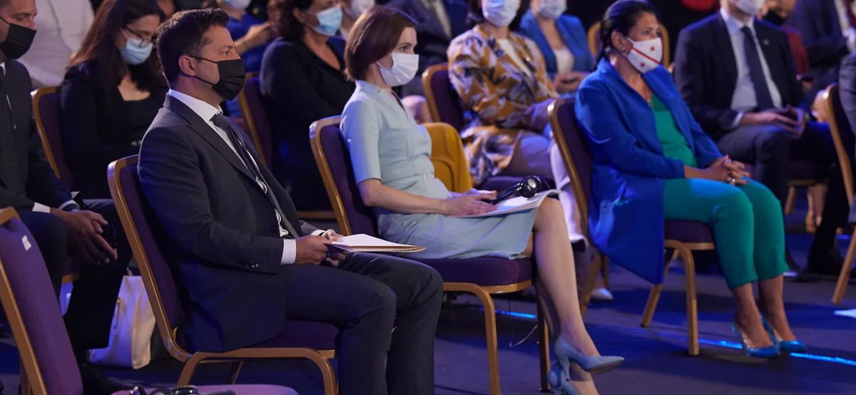 «Три меча» и «Четыре орала». Зеленский потусовался в Грузии на бесполезном саммите