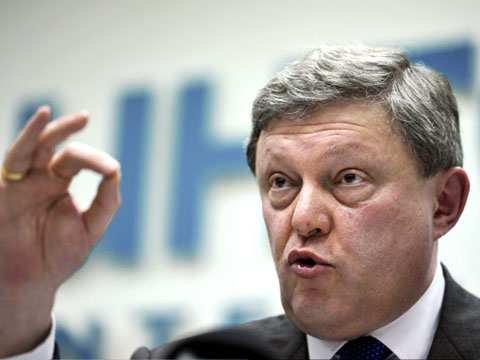 Явлинский против Путина или России?