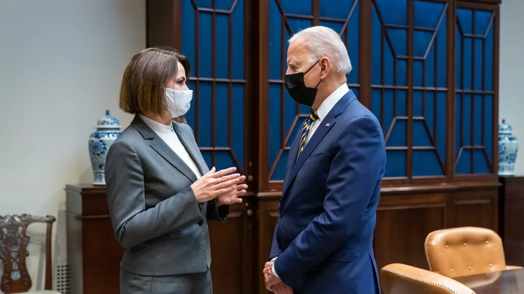 Стеклянные бусы от господина, или Печеньки власти. Колонка Голоса Мордора