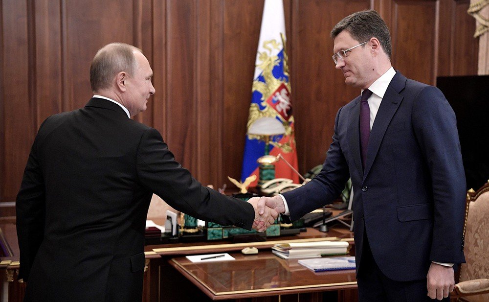 Неформальное обращение Путина к Новаку на совещании с правительством взбудоражило СМИ