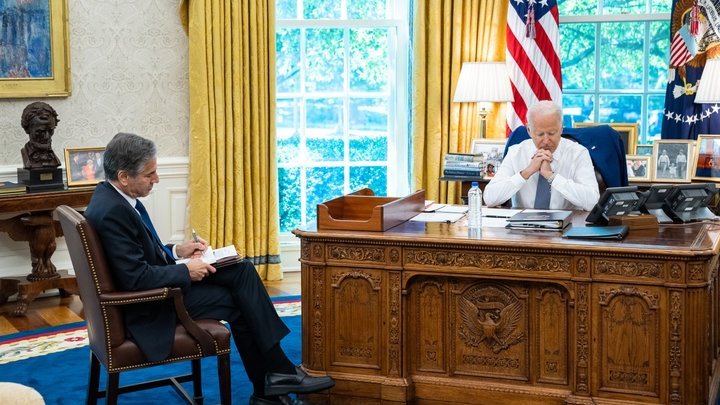 В США признали конец американской гегемонии. NI назвал одной из причин Россию