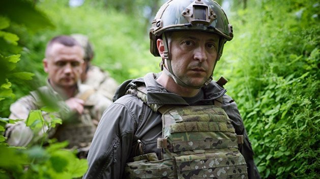 Парадокс Зеленского. Кому адресует свои заявления и действия президент Украины