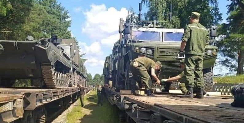 Беларусь перебрасывает мехбригаду в Россию