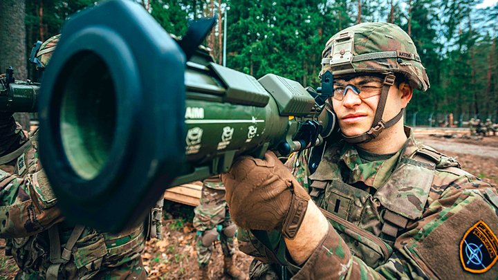 "Русские идут!": НАТО пугают скорым вторжением России в Прибалтику