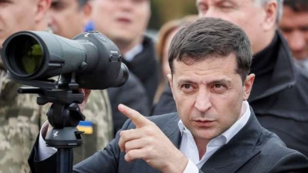 Президент-солнце: Зеленский ослабляет силовые структуры перед осенними бунтами?