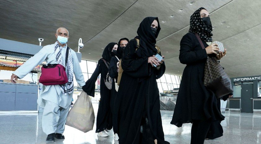 Беженцев из Афганистана разместят в Грузии. В чём опасность для России