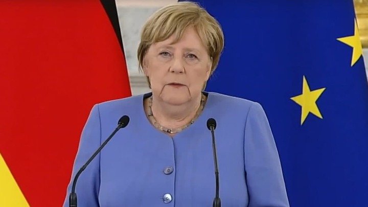 Политолог: Зеленский хочет убрать немцев и французов из соглашений по Донбассу