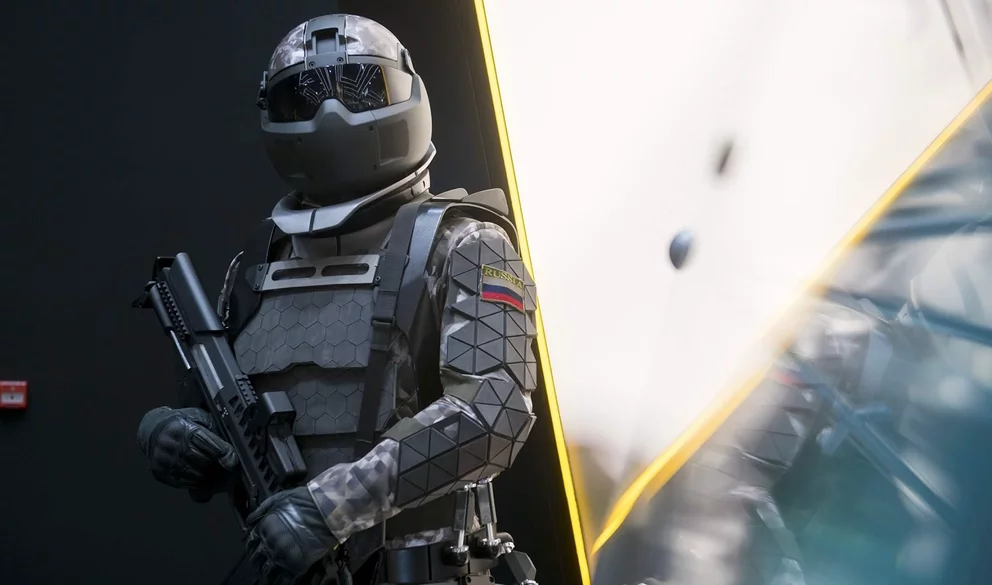 Лазерное оружие и суперэкзоскелет: Баранец объяснил уникальность новой экипировки «Сотник»