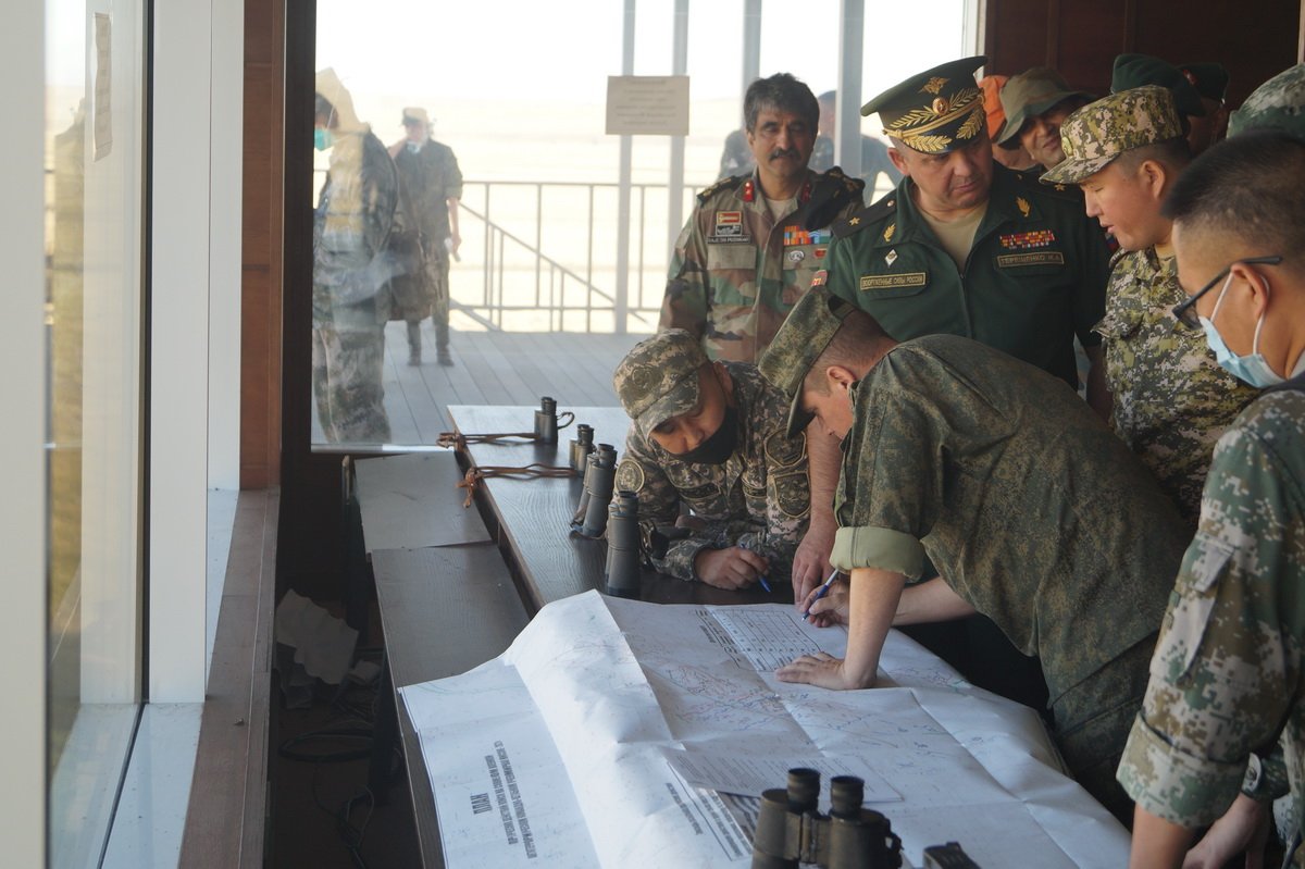 Китайские солдаты встали лагерем под Оренбургом