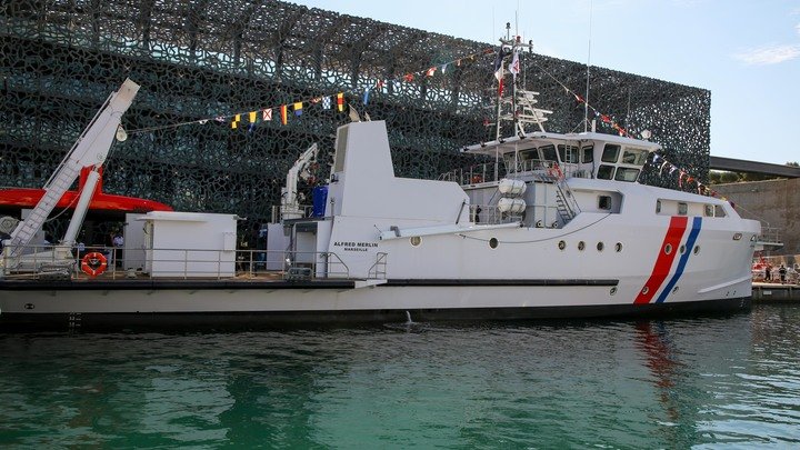 Сатановский: Американцы "жёстко, последовательно и успешно" добивают Францию