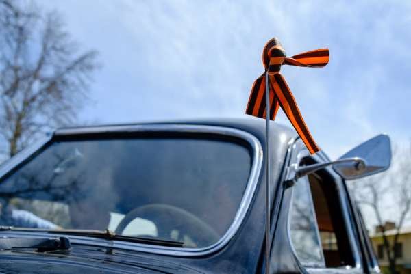 Прогрессивная страна, говорили они - из Украины вышвырнули с позором молдаванина из-за георгиевской ленты