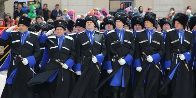 «Чтобы русских не гнали». Эксперт предложил вооружить казачество на Северном Кавказе