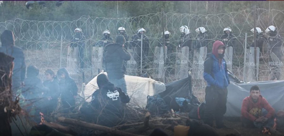 Лукашенко: Курдам на границу с Польшей перебрасывают оружие из Донбасса