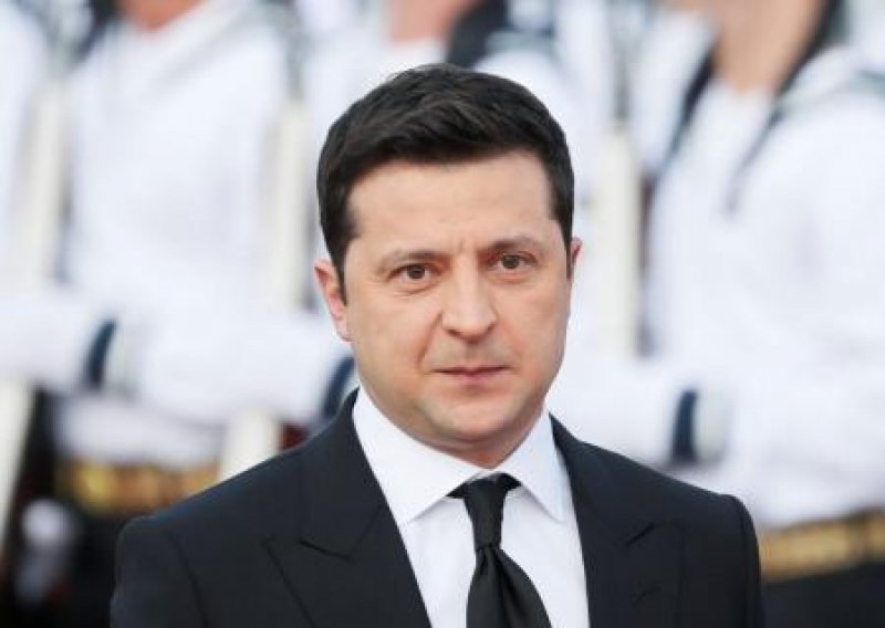 Вместо пряника кнут? Запад крайне недоволен Зеленским