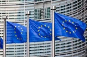 Эксперт: деятельность ЕС представляет угрозу демократии в Европе