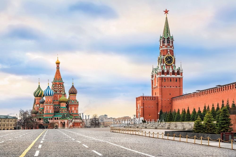 Переехавший в РФ британец рассказал о поразивших его русских традициях