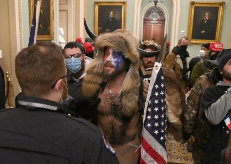 Защита трёх президентов — гибель двух демократий