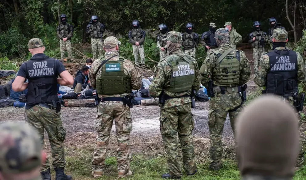 «Не время нянчиться». Переговоры Меркель с Лукашенко по поводу мигрантов «унизили» Польшу