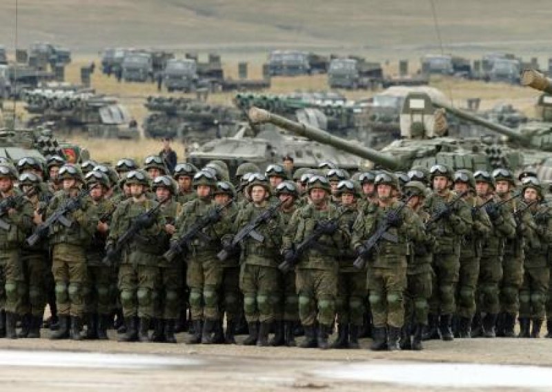 У США есть два сценария на случай вторжения РФ на Украину. В обоих воевать Украина будет сама