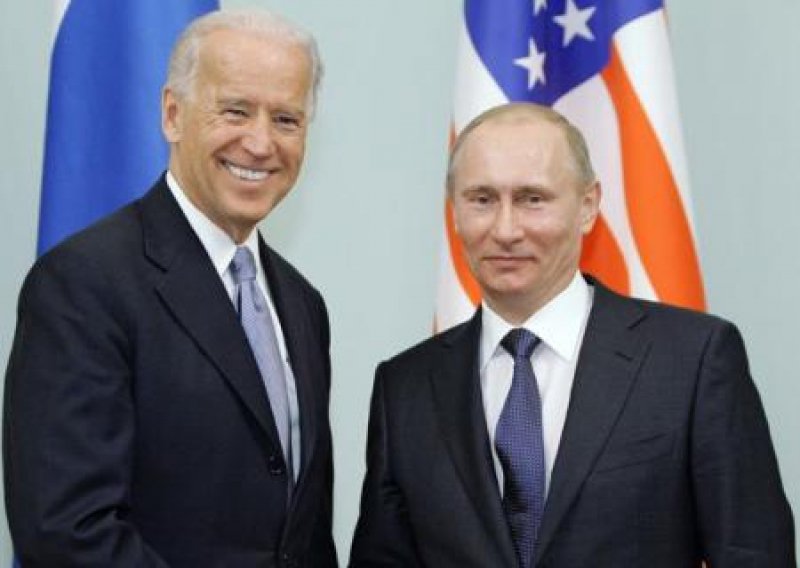 Вместо майданных печенек — принуждение к миру. Путин и Байден договорятся о «финляндизации» Украины?