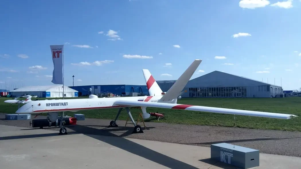 Минобороны РФ показало зрелищные кадры воздушной «дуэли» ударных беспилотников