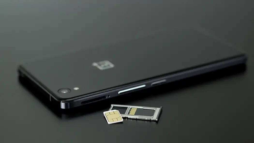 США переключаются со SWIFT на остановку экспорта Apple и Huawei в Россию