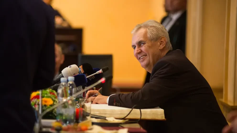 Президент Чехии Земан: ЕС грозит энергетическая бедность из-за «Зеленой сделки» Еврокомиссии