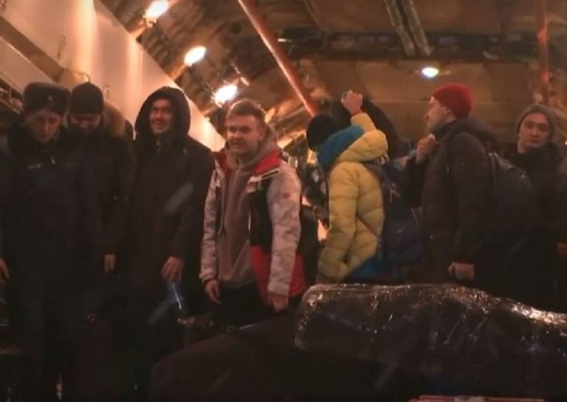 Самолёты Минобороны вывезли из Казахстана 1719 россиян и иностранцев