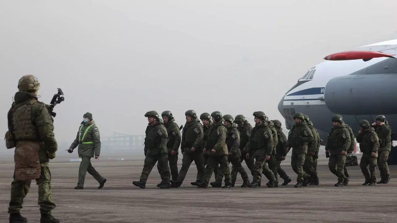 Миротворцы ОДКБ отработали в Казахстане десантирование на Украину, – прогноз