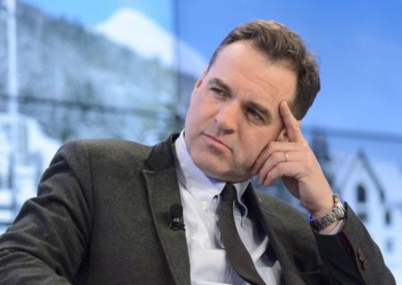 Британский эксперт Фергюсон предсказывает парад победы Путина в Полтаве