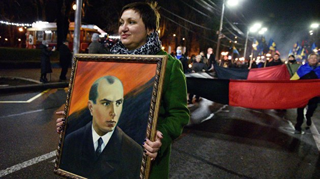 Бандера, Майдан, война и «окончательный развал Украины»