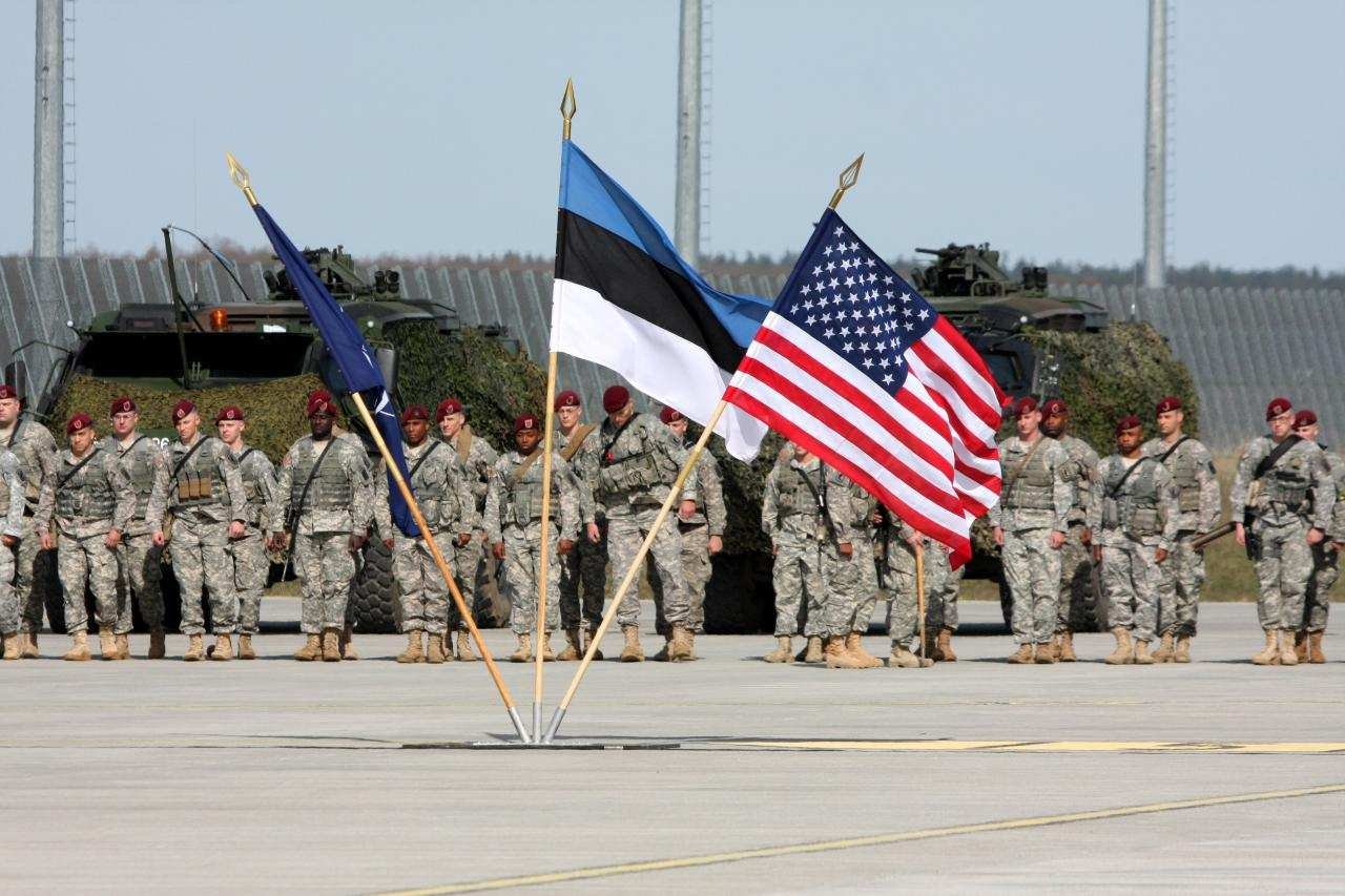 НАТО готовится воевать с Россией в Прибалтике — Le Figaro