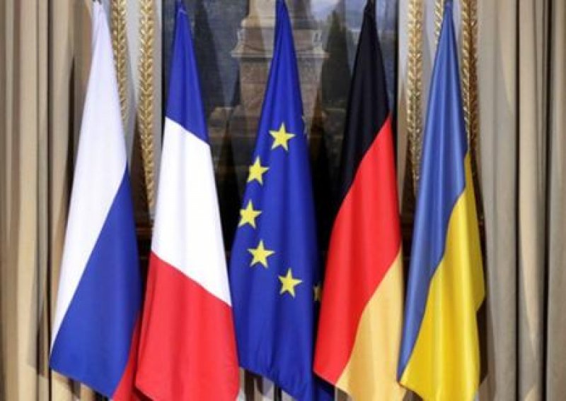 Киев пошёл на уступки, США принуждают Зеленского к миру