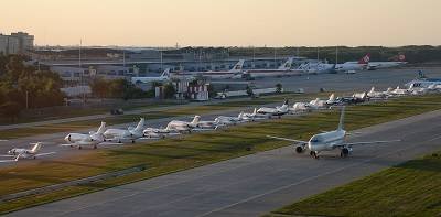 Запад повышает градус истерии угрозами закрыть воздушное пространство Украины