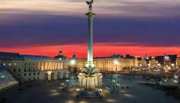 На Майдане в Киеве включили гимн СССР в «ночь вторжения»