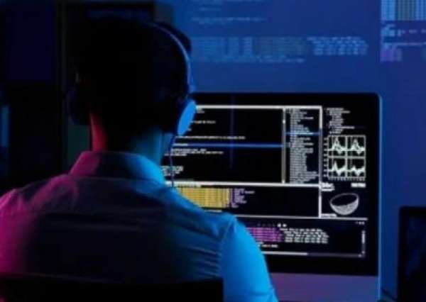 Вместо русских вторглись хакеры, положив ресурсы украинских ведомств и банков