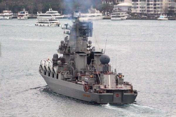 Турция закрывает проливы для военных кораблей России и Украины