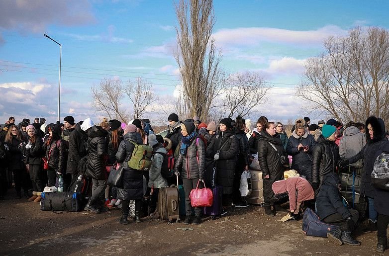 Паника на границе: число беженцев из Украины за 10 дней достигло полутора миллионов