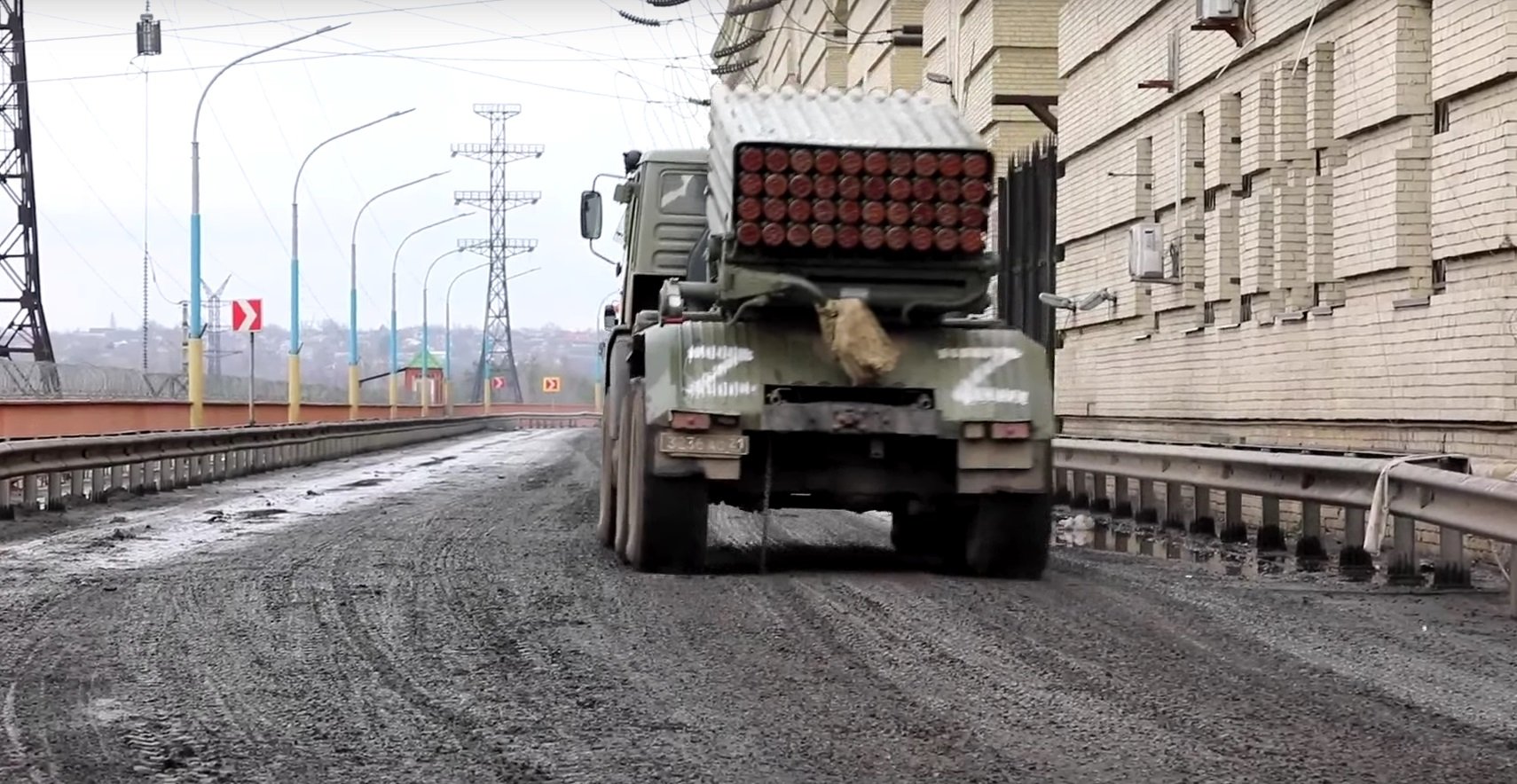 Минобороны РФ показало марш артиллерии по Украине