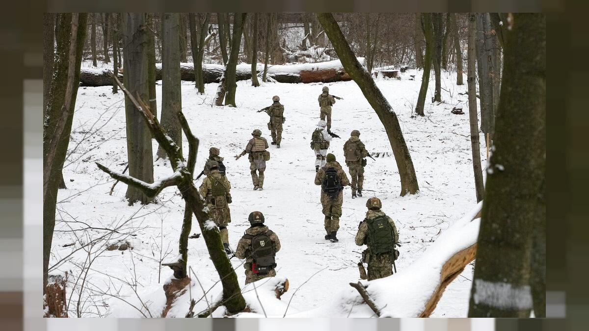 Русских не жалко...