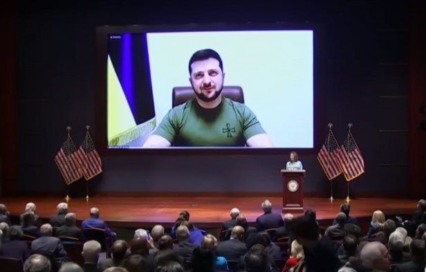 Зеленский назначил Байдена лидером всего мира под аплодисменты конгресса