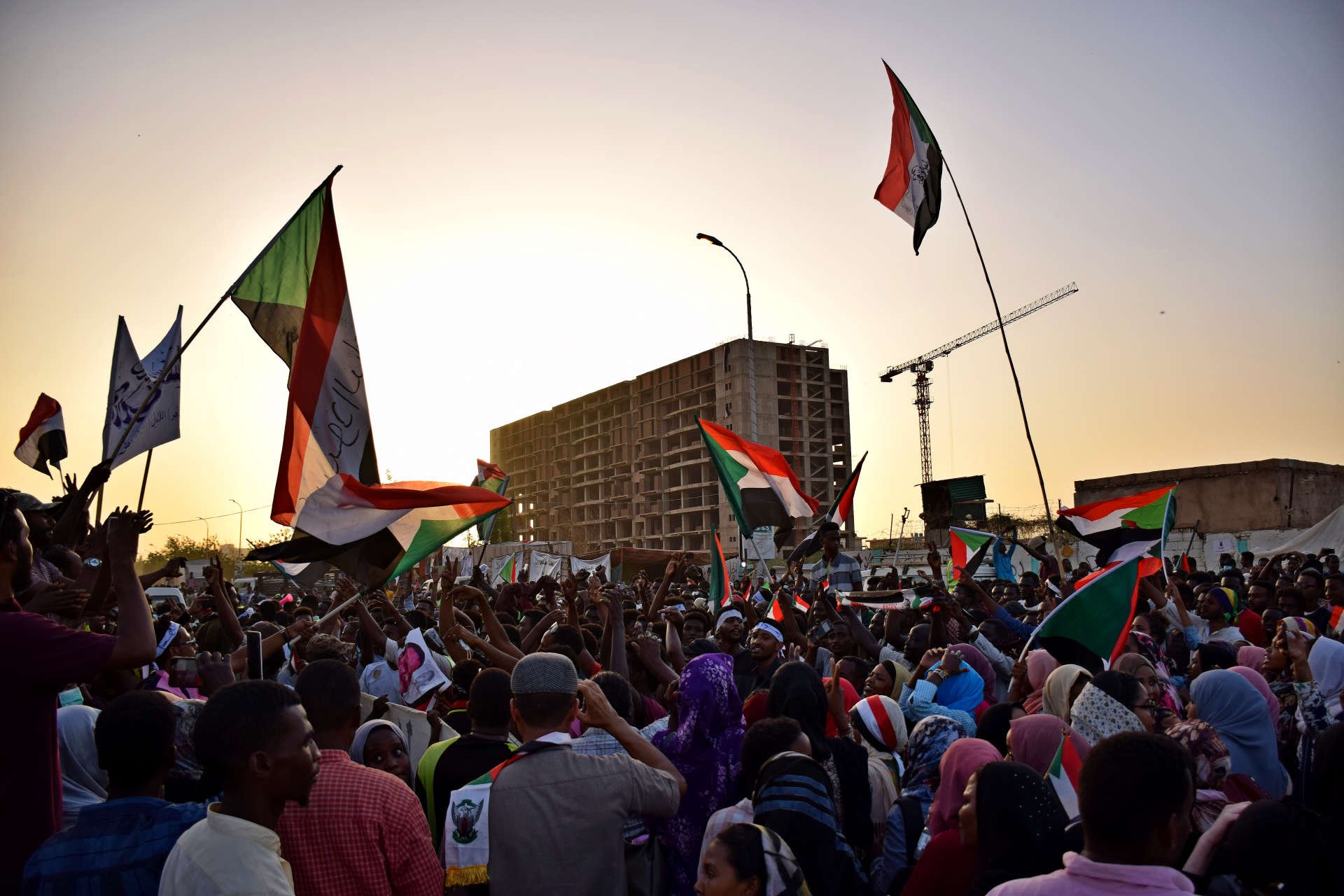 Украина под влиянием Запада повторяет судьбу стран Африки и Ближнего Востока