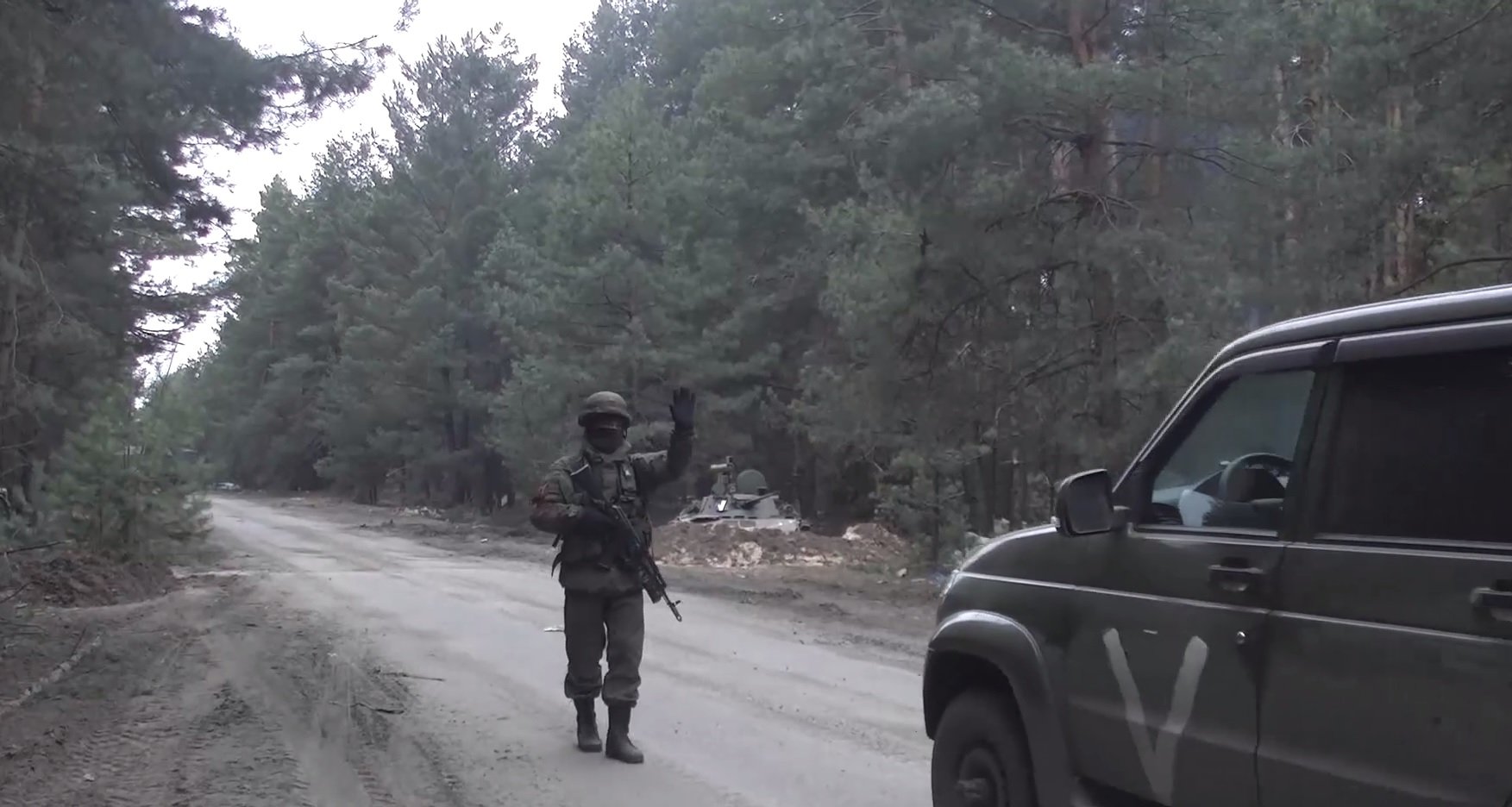 Российские десантники встали на блокпостах в Киевской области