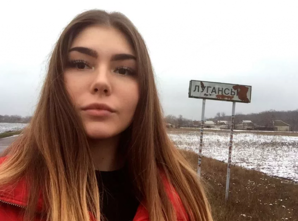 Юная чемпионка по пауэрлифтингу поставила Шварценеггера на место