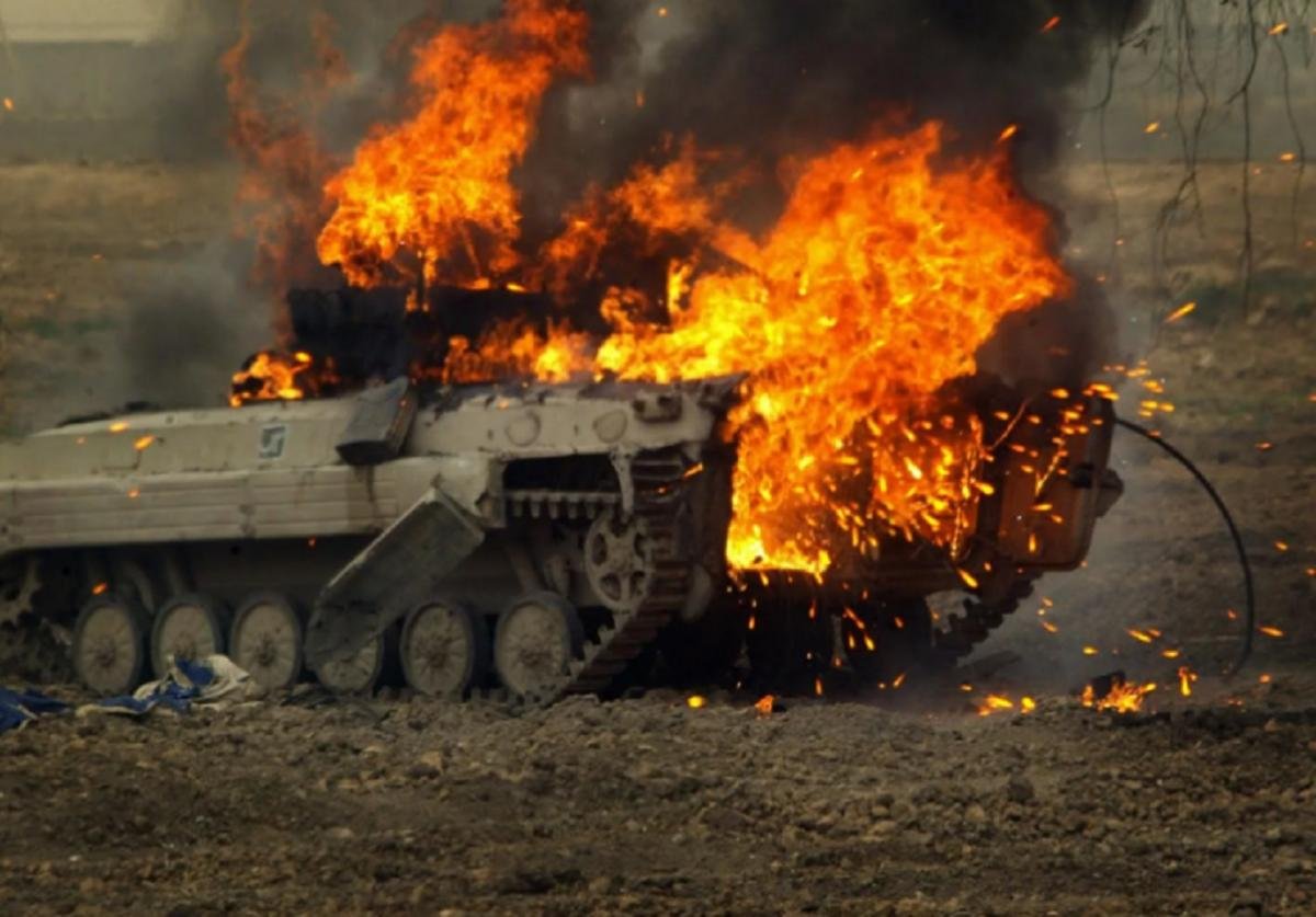 Армия ДНР уничтожила технику ВСУ, украинские военные переходят на сторону республики