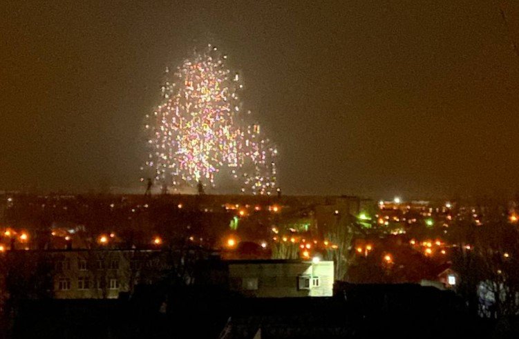 Укрофашисты обстреливают Донецк фосфорными снарядами