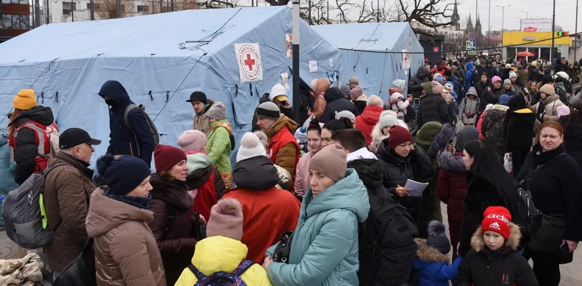 Украинские мигранты становятся бомбой для Запада